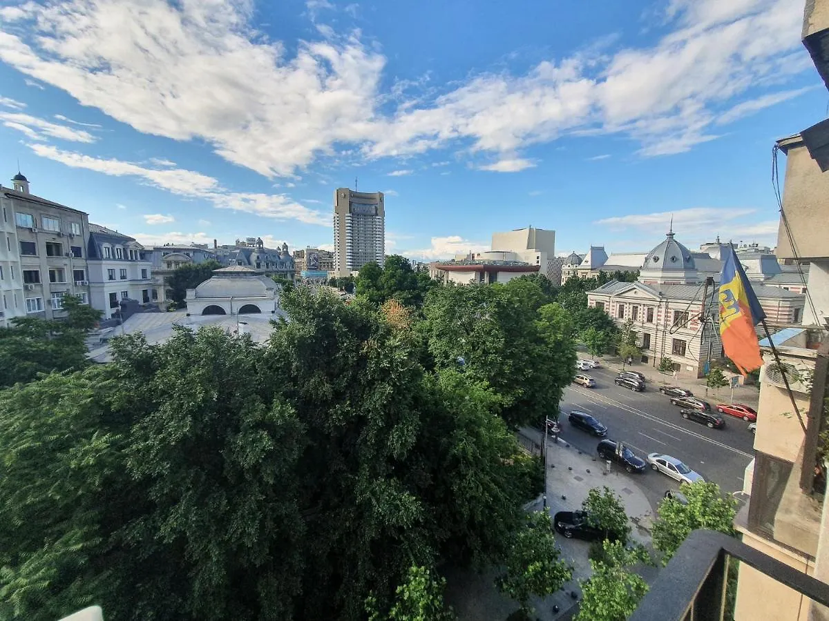 Central Studio With City View- Near Old Town Bucharest Apartment