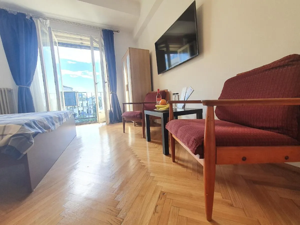 Central Studio With City View- Near Old Town Bucharest Apartment