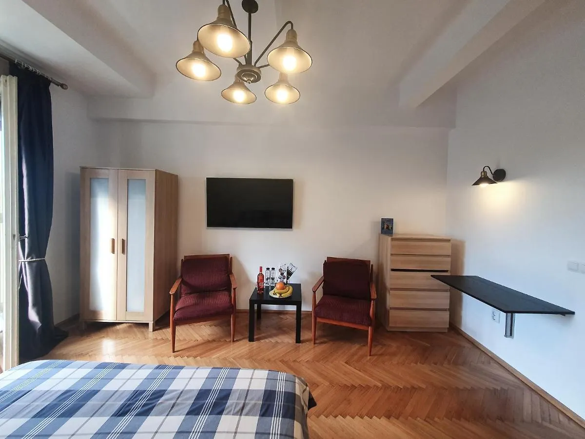 Central Studio With City View- Near Old Town Bukarest Apartman