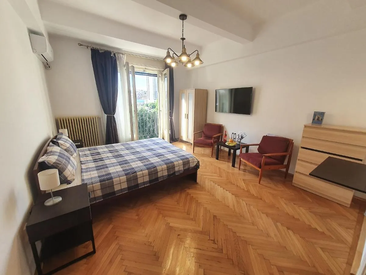 Central Studio With City View- Near Old Town Bukarest Apartman
